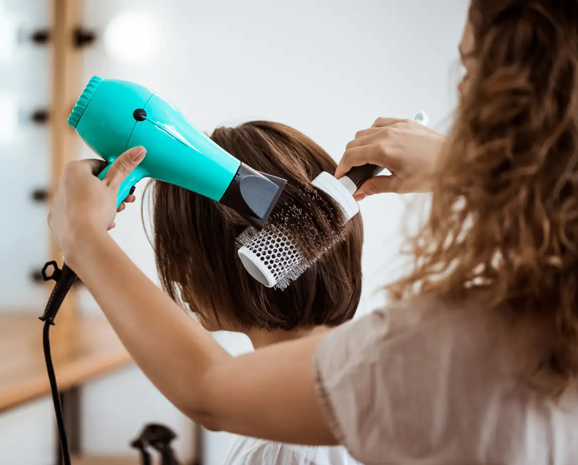 Επιλέξτε προϊόντα styling μαλλιών και μεταμορφώστε τα μαλλιά σας