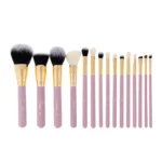 Emmanouela Body Brush - Femme Fatale -  - Το Emmanouela Body Brush είναι ένα πινέλο σώματος που διευκολύνει την ομοιόμορφη εφαρμογή του bronzer σε όλο το σώμα. Emmanouela Body Brush - Femme Fatale -